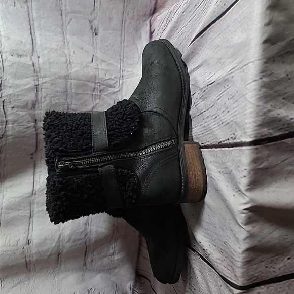 Suede Winter Boots - Picture 2 of 8